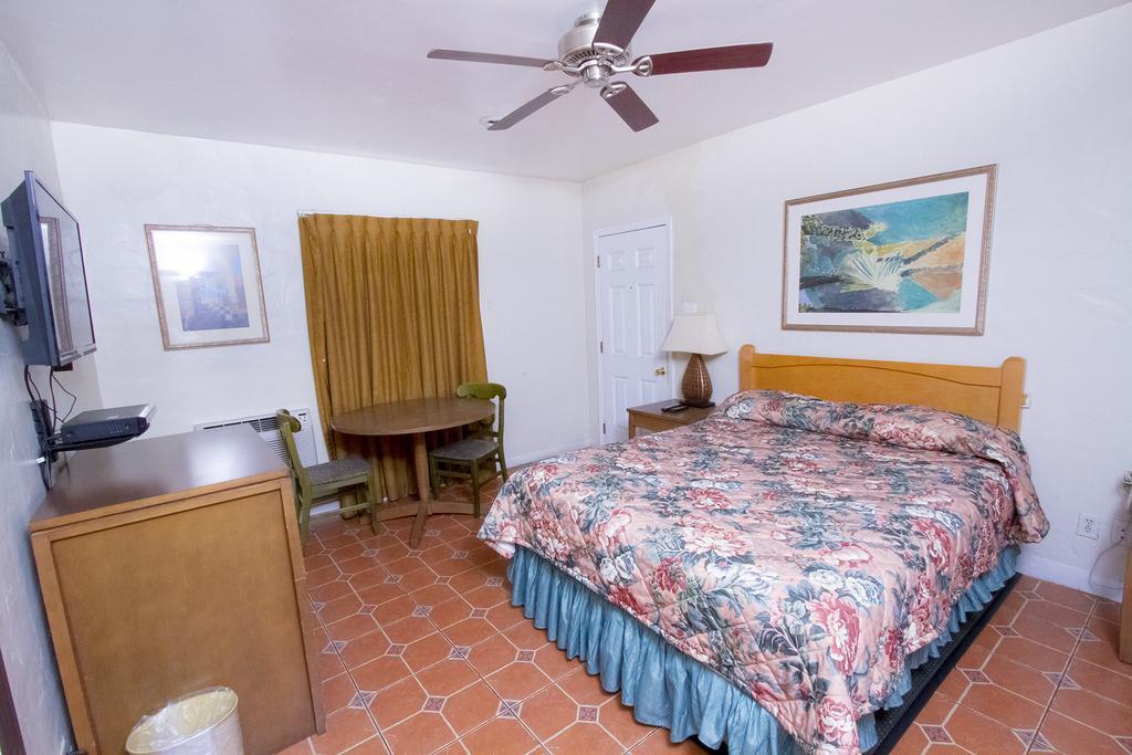 Mission Bell Motel 2*